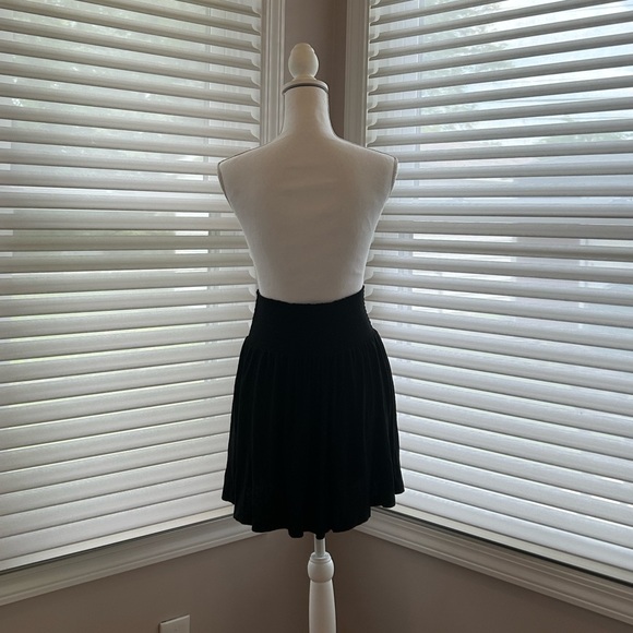 H&M Black Midi Skirt - Picture 2 of 4